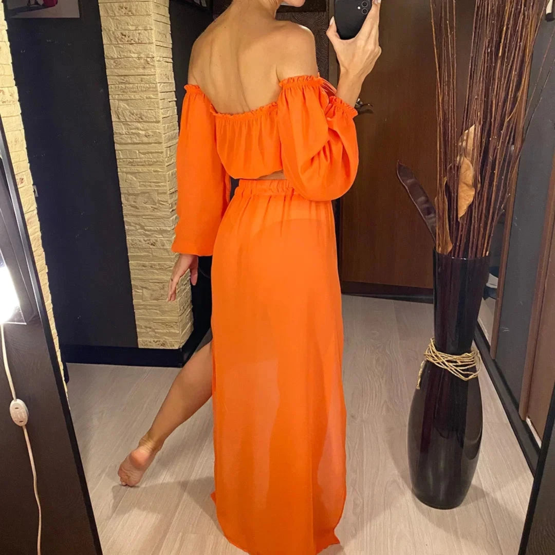 Ensemble de plage épaules dénudées orange vu de dos, haut à manches bouffantes et jupe longue transparente