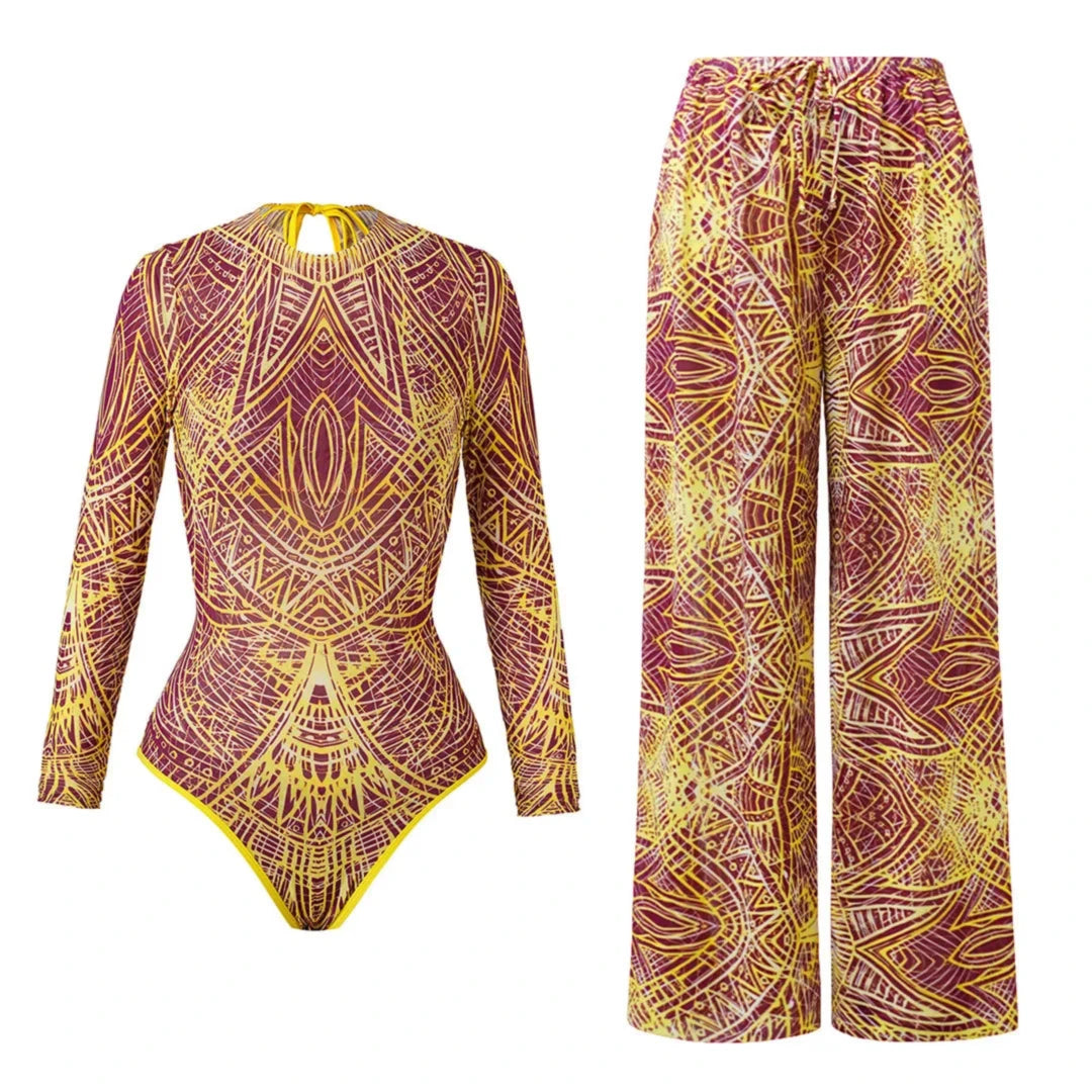 Maillot une pièce à manches longues et pantalon large assorti, motifs jaunes et violets, vu de face à plat