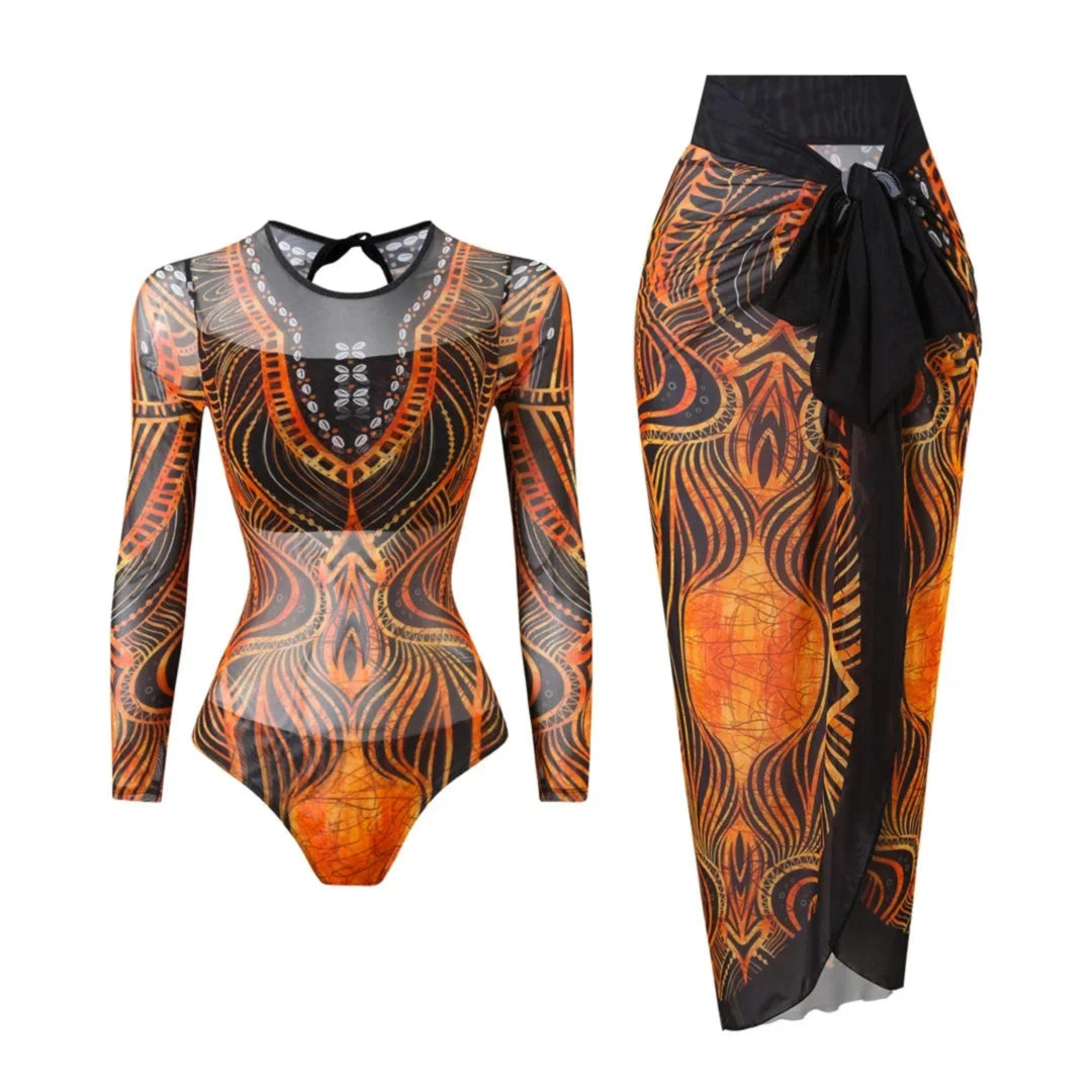 Maillot une pièce manches longues avec paréo orange à motifs ethniques, vu de face sur fond blanc, paréo noué