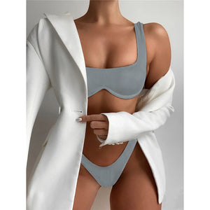 Bikini à armatures brassière et bas brésilien gris bleuté