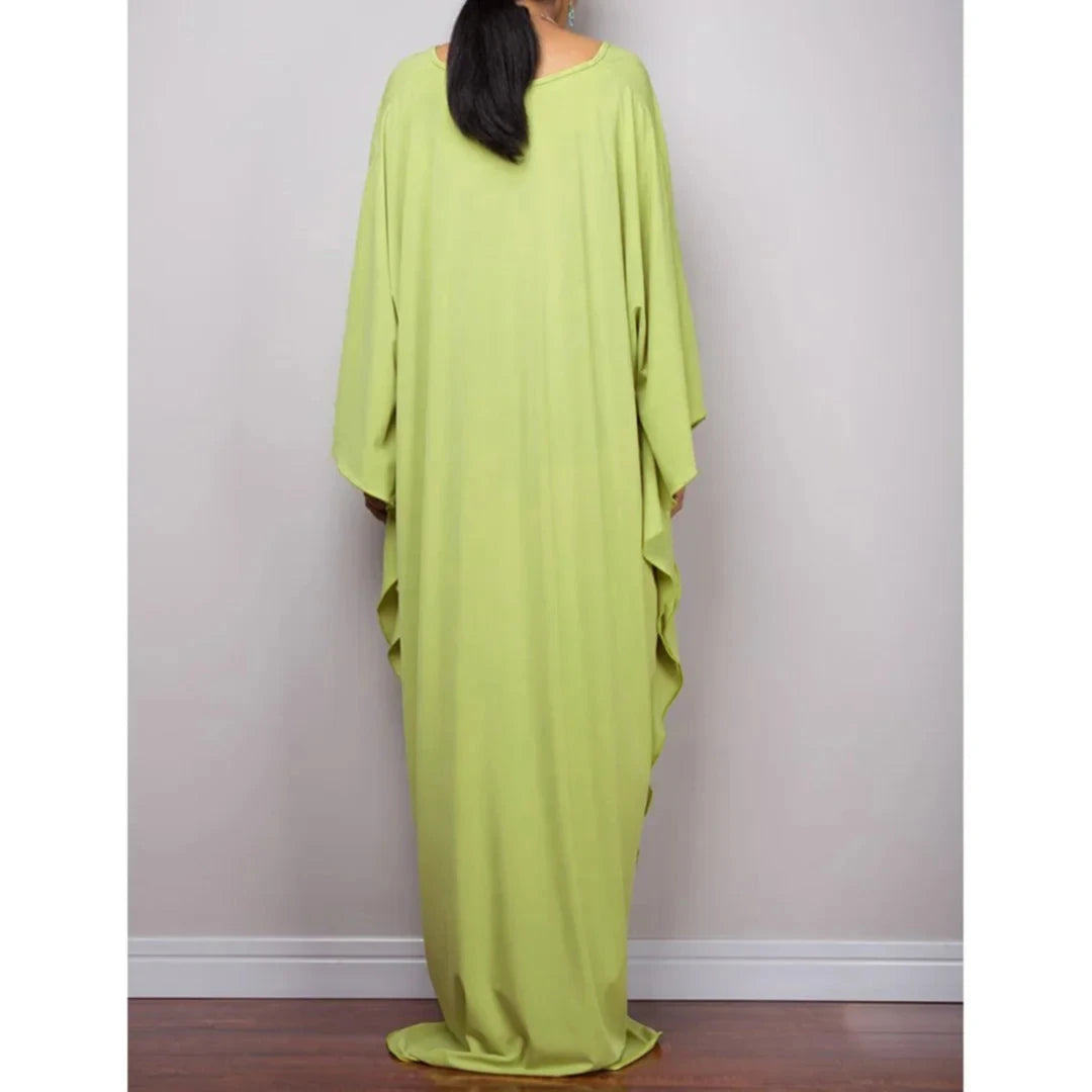 Robe de plage longue kaftan manches chauve-souris vert anis vue de dos, encolure ronde et tombée droite jusqu'au sol